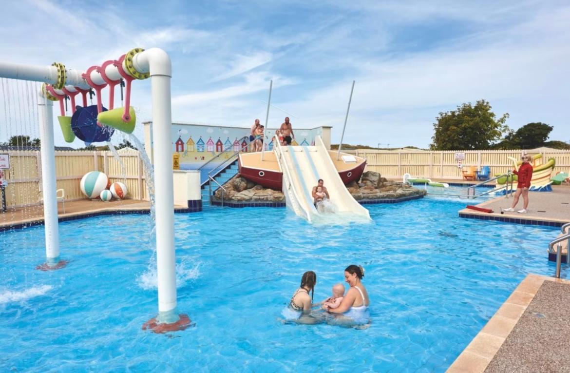 Lifes A Beach On Presthaven Sands Prestatyn Exterior photo